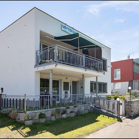 Hotel Ubytovani Bezchlebovi Czeski Krumlow Zewnętrze zdjęcie